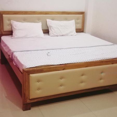 Maa Savitri Gest House Hotel Ayodhya Екстериор снимка