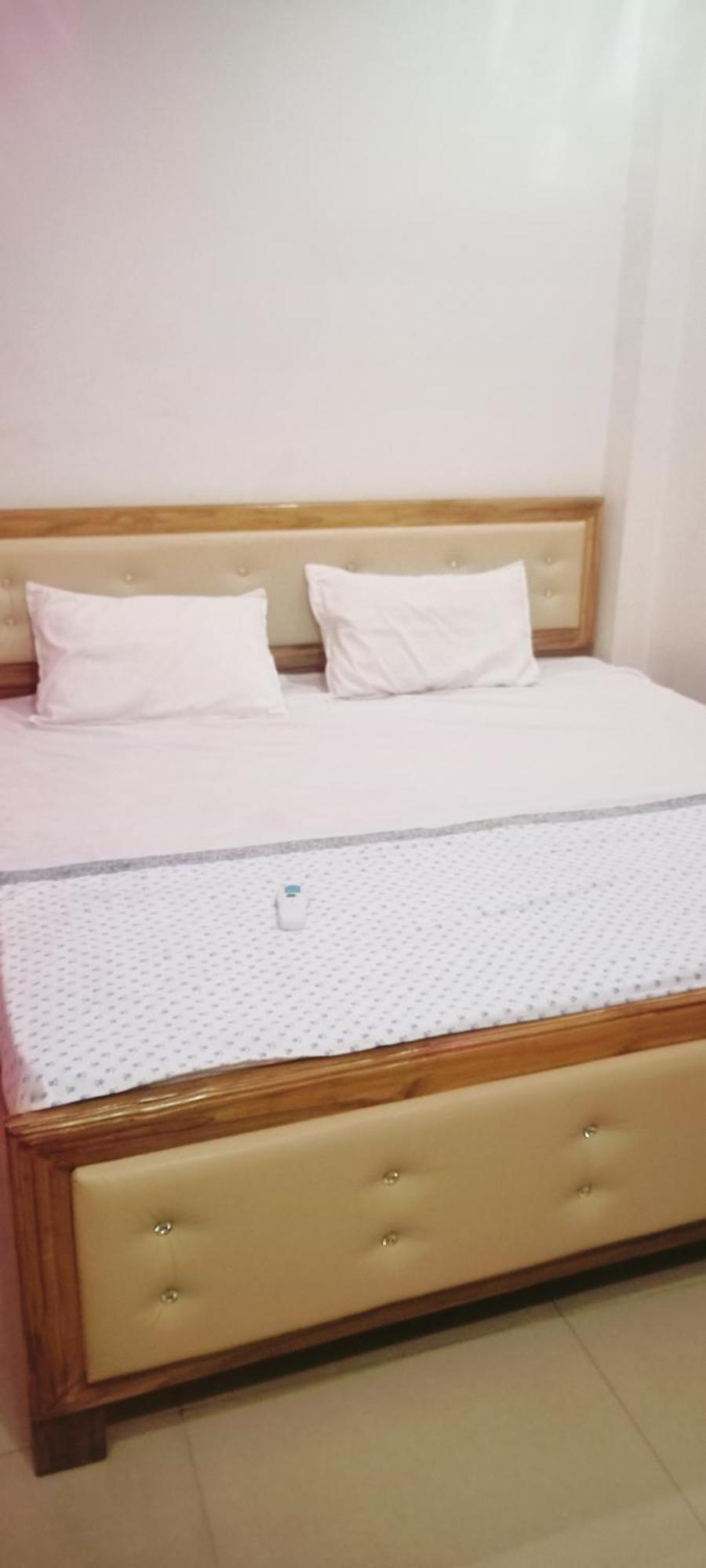 Maa Savitri Gest House Hotel Ayodhya Екстериор снимка